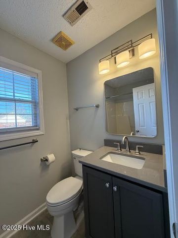 6917 Alamosa Drive, Wilmington, NC 28411