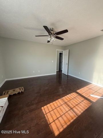 6917 Alamosa Drive, Wilmington, NC 28411