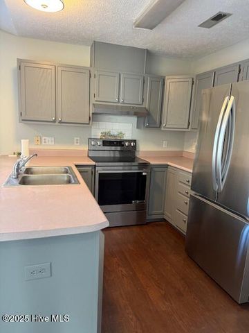 6917 Alamosa Drive, Wilmington, NC 28411