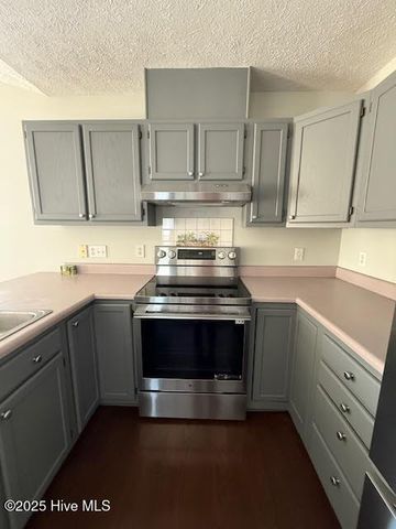 6917 Alamosa Drive, Wilmington, NC 28411