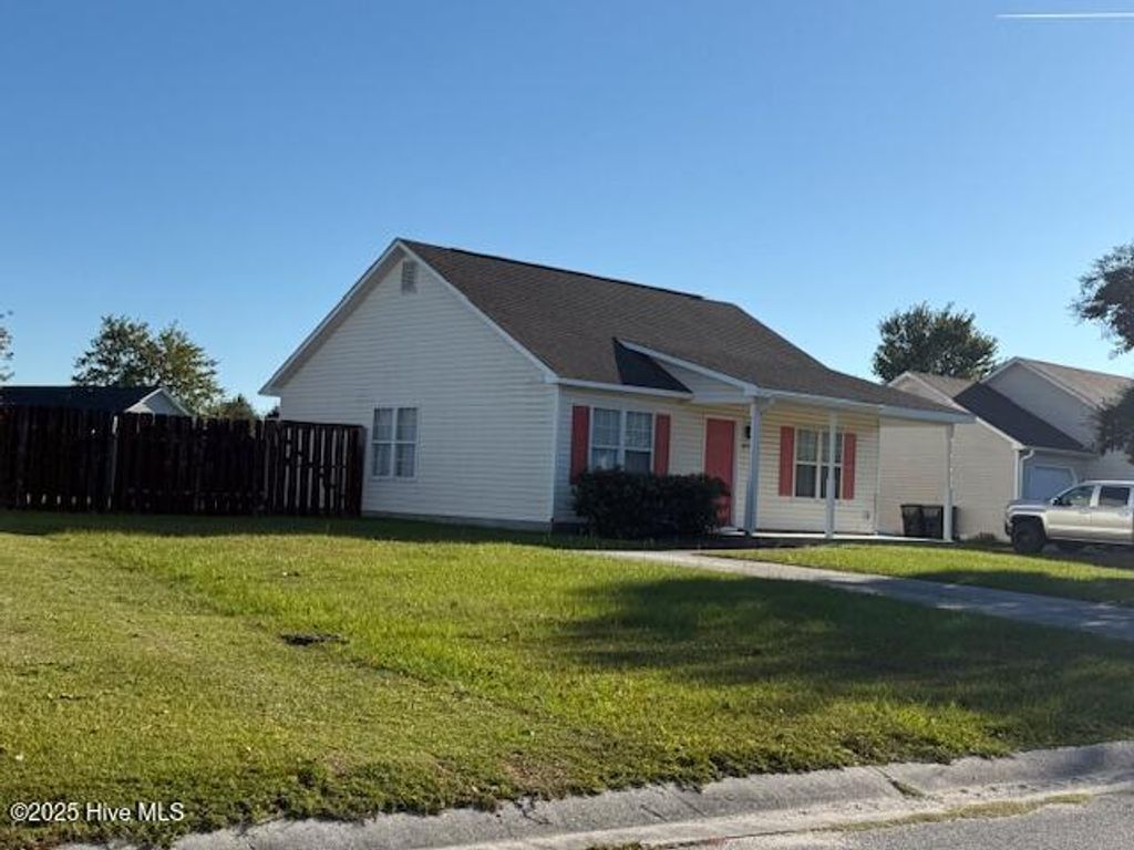 6917 Alamosa Drive, Wilmington, NC 28411