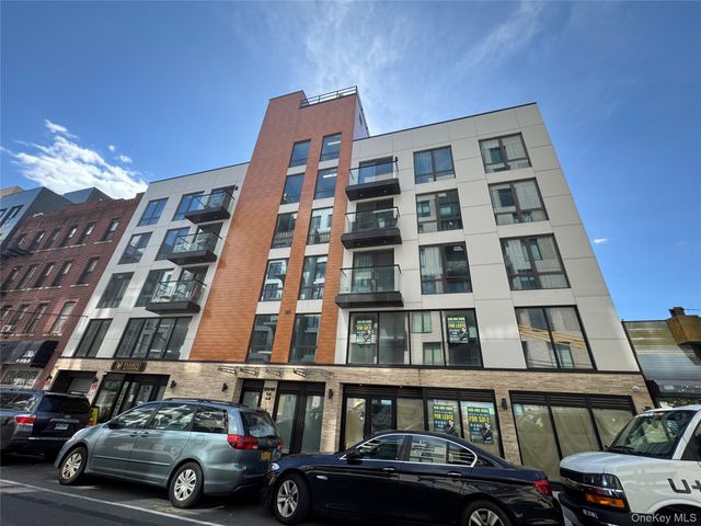43-20 52nd Street RS, Woodside, NY 11377