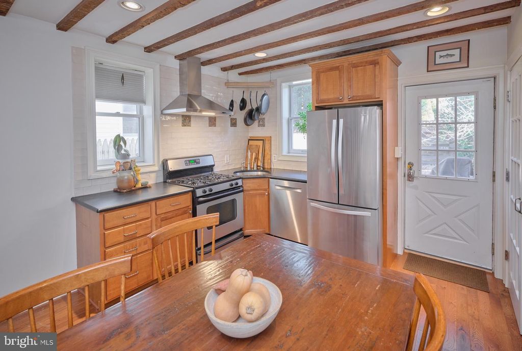 118 CLINTON ST, LAMBERTVILLE, NJ 08530 — photo 5