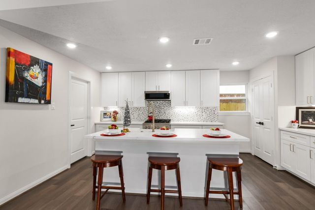 6115 Lymbar Drive, Houston, TX 77096