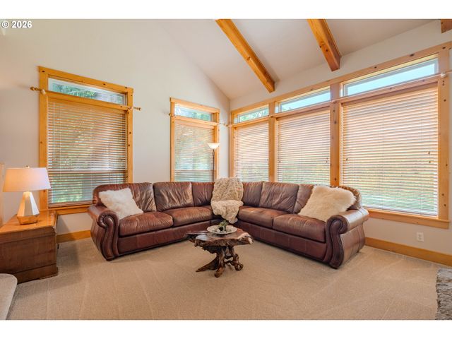 1352 BUHMAN Rd, Washougal, WA 98671