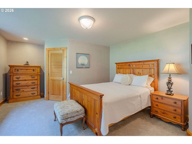 1352 BUHMAN Rd, Washougal, WA 98671