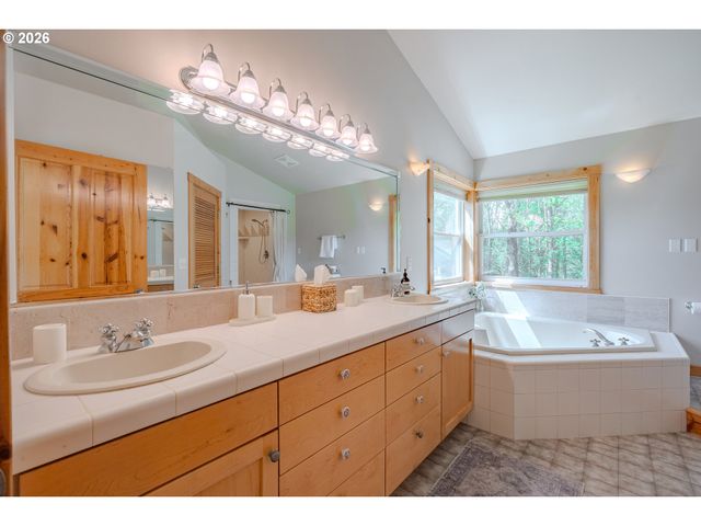 1352 BUHMAN Rd, Washougal, WA 98671