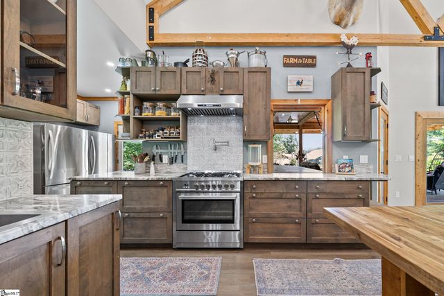 183 Little Eastatoee Road, Sunset, SC 29685