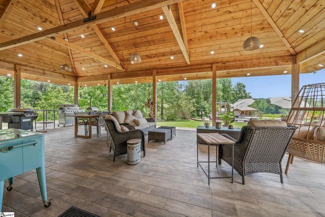 183 Little Eastatoee Road, Sunset, SC 29685