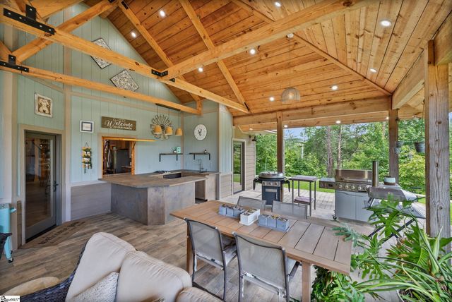 183 Little Eastatoee Road, Sunset, SC 29685