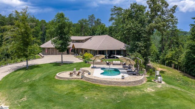 183 Little Eastatoee Road, Sunset, SC 29685