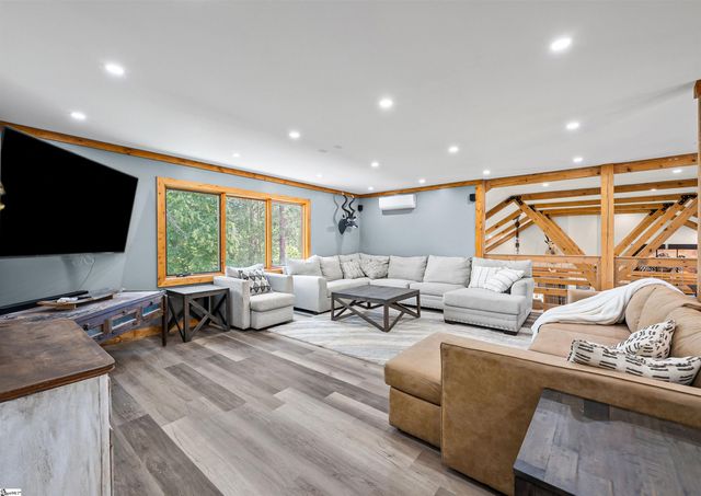 183 Little Eastatoee Road, Sunset, SC 29685