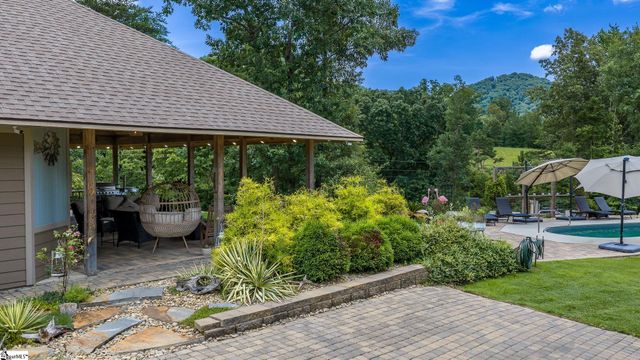 183 Little Eastatoee Road, Sunset, SC 29685