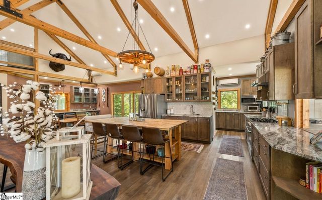 183 Little Eastatoee Road, Sunset, SC 29685