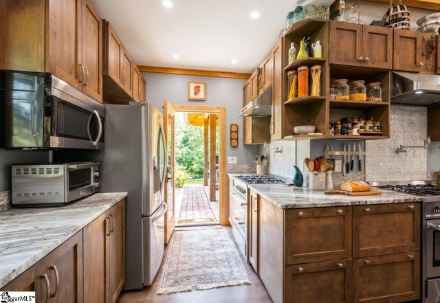 183 Little Eastatoee Road, Sunset, SC 29685