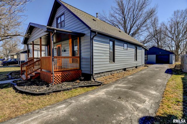 922 W Vandeveer Street, Taylorville, IL 62568