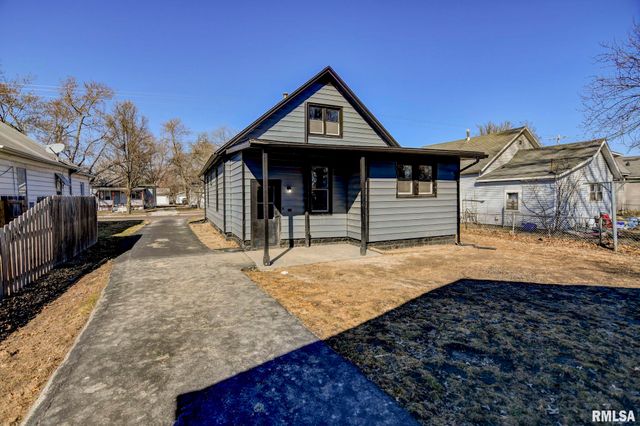 922 W Vandeveer Street, Taylorville, IL 62568