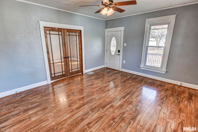 922 W Vandeveer Street, Taylorville, IL 62568