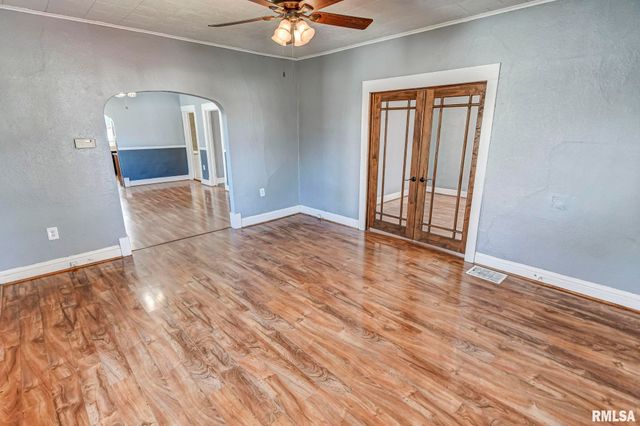 922 W Vandeveer Street, Taylorville, IL 62568