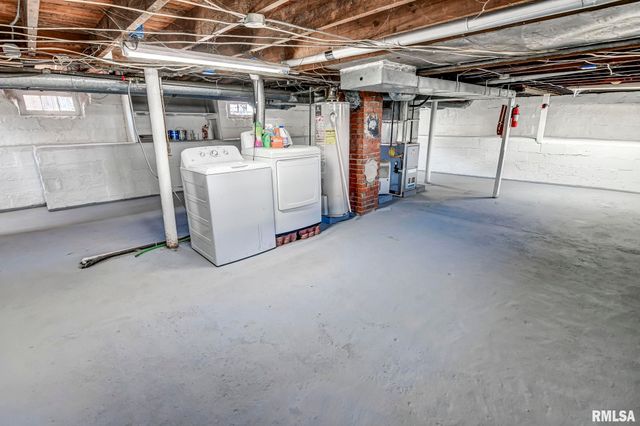 922 W Vandeveer Street, Taylorville, IL 62568