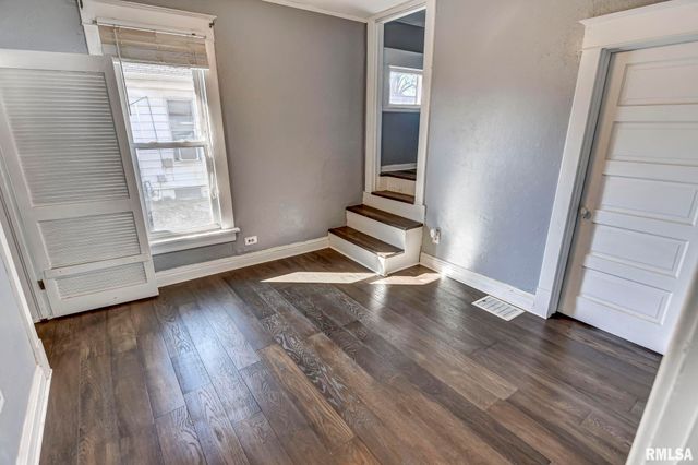 922 W Vandeveer Street, Taylorville, IL 62568