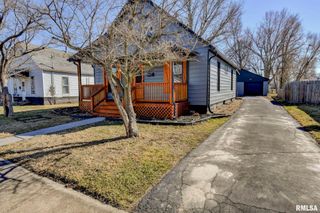 922 W Vandeveer Street, Taylorville, IL 62568