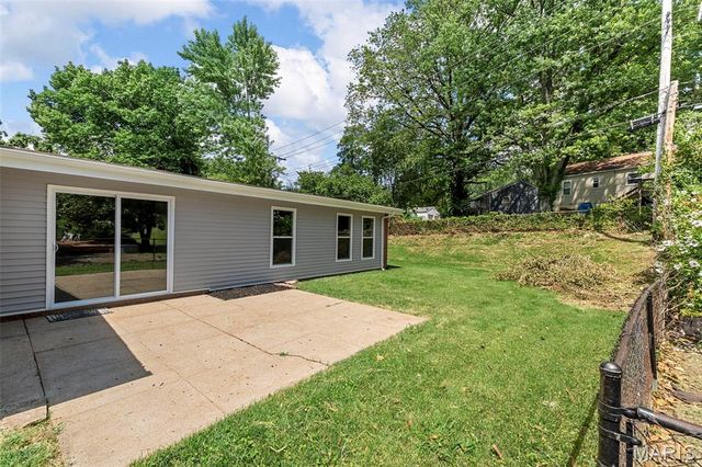 6822 Friarwood Drive, St Louis, MO 63134
