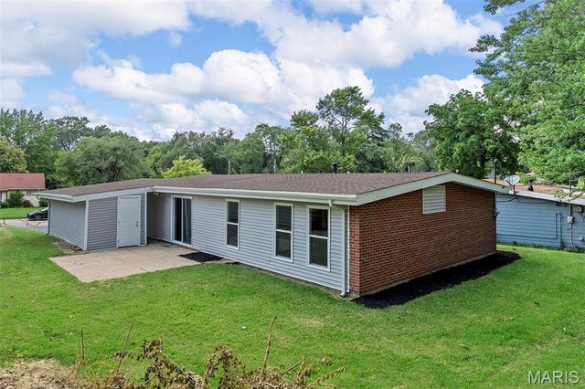 6822 Friarwood Drive, St Louis, MO 63134