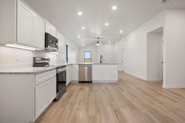 2909 Harvest Avenue, Wolfforth, TX 79382