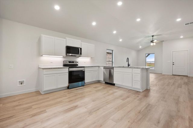 2909 Harvest Avenue, Wolfforth, TX 79382