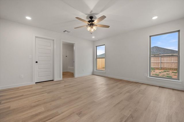 2909 Harvest Avenue, Wolfforth, TX 79382