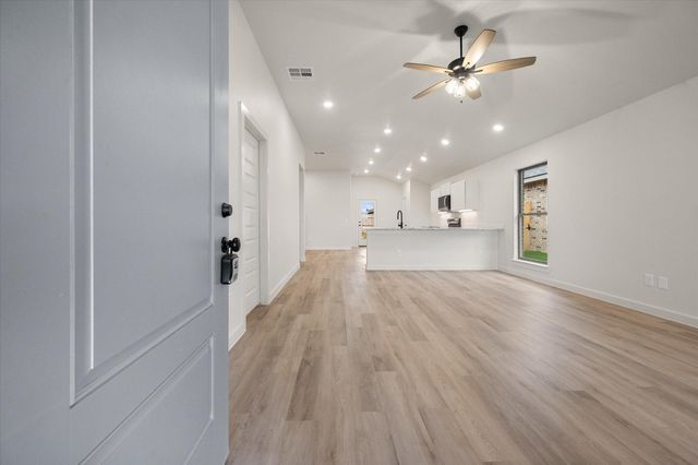 2909 Harvest Avenue, Wolfforth, TX 79382