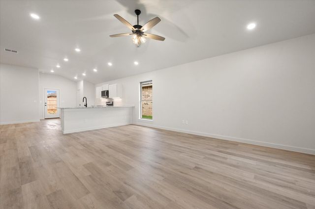 2909 Harvest Avenue, Wolfforth, TX 79382