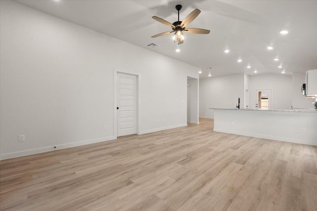 2909 Harvest Avenue, Wolfforth, TX 79382