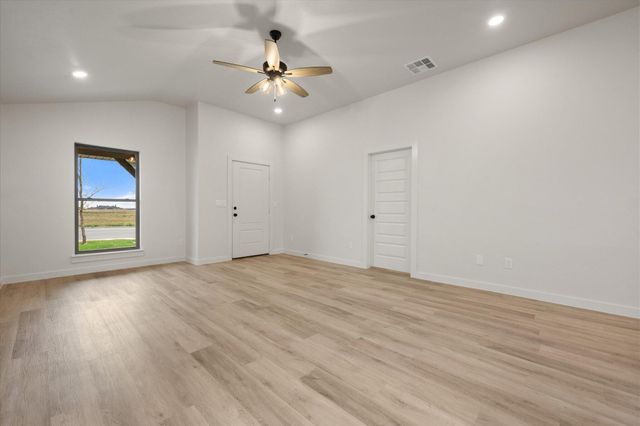 2909 Harvest Avenue, Wolfforth, TX 79382