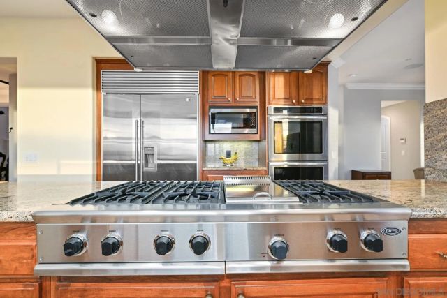 29190 Crystal Ridge Ct, Escondido, CA 92026