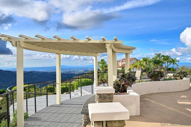 29190 Crystal Ridge Ct, Escondido, CA 92026