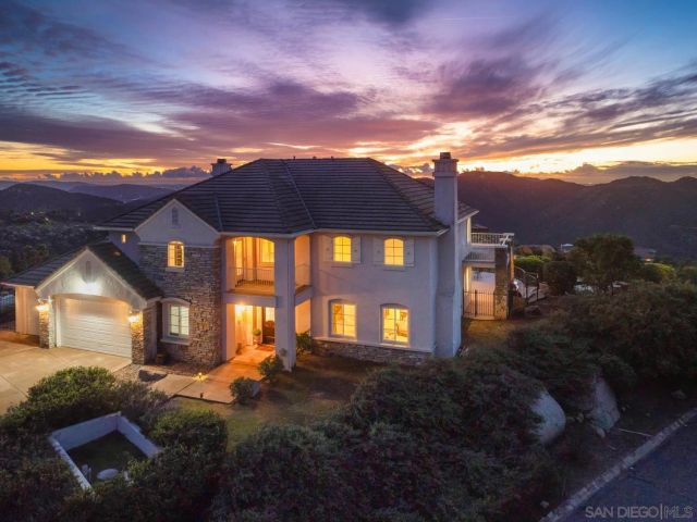 29190 Crystal Ridge Ct, Escondido, CA 92026