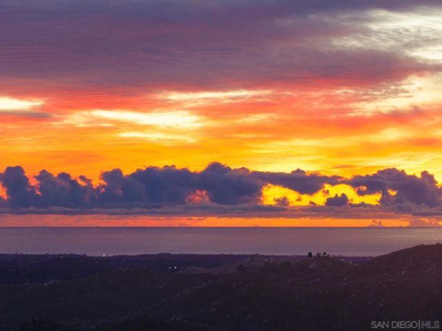 29190 Crystal Ridge Ct, Escondido, CA 92026