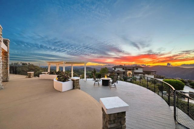 29190 Crystal Ridge Ct, Escondido, CA 92026