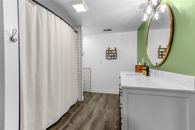10390 Lovers Lane, Grand Rapids, MI 49534