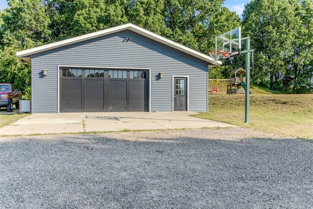 10390 Lovers Lane, Grand Rapids, MI 49534