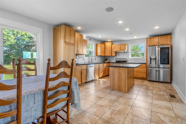 10390 Lovers Lane, Grand Rapids, MI 49534