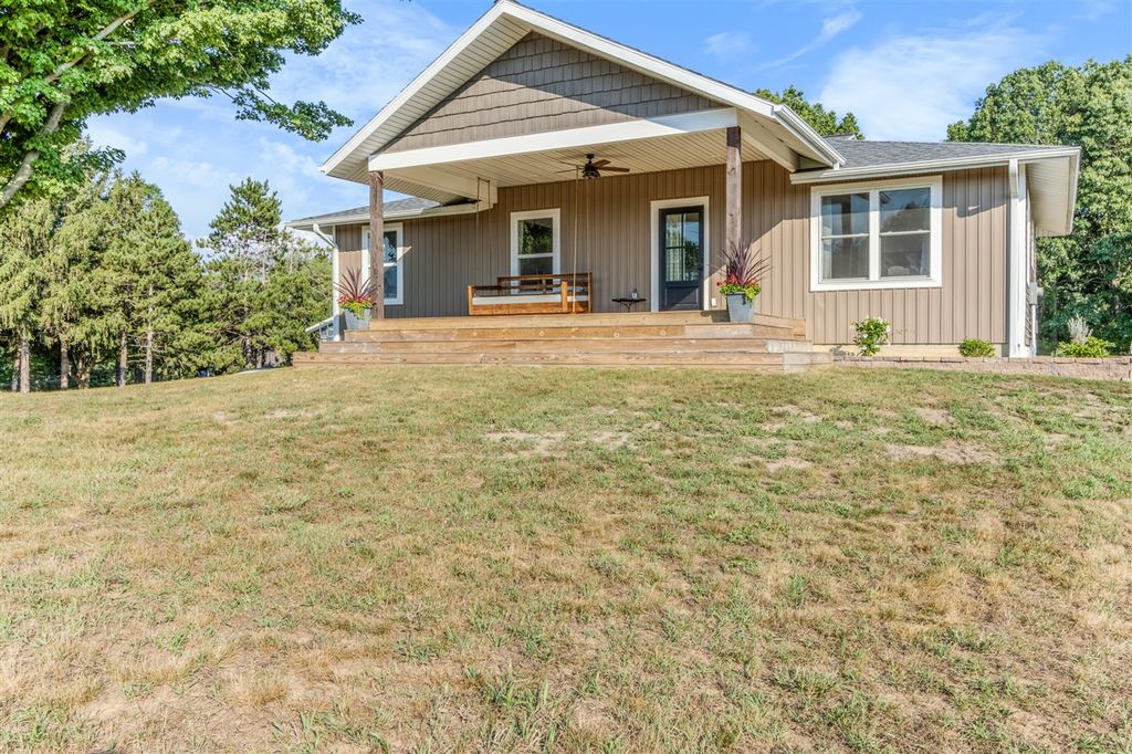 10390 Lovers Lane, Grand Rapids, MI 49534