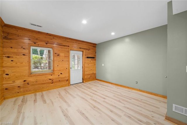 4606 Hartsford Drive, Greensboro, NC 27406