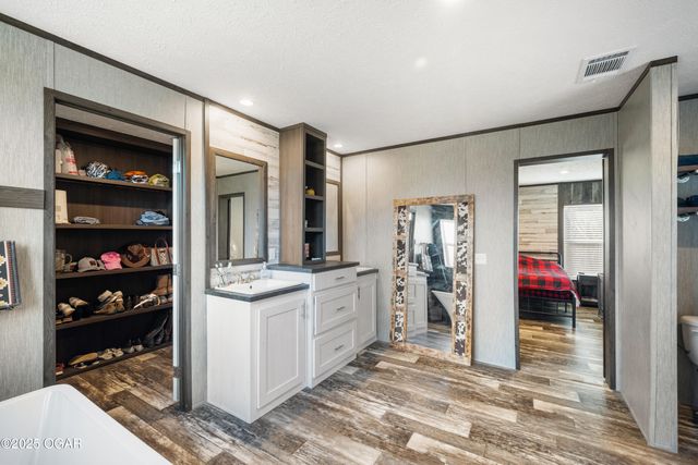 11834 Norway Road, Neosho, MO 64850