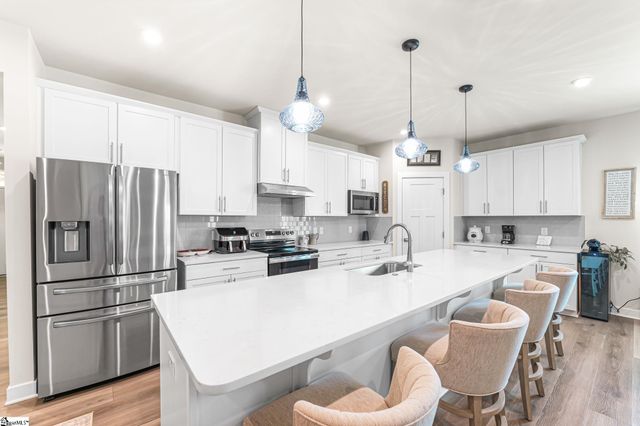 115 Dunroyal Road, Fountain Inn, SC 29644