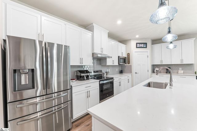115 Dunroyal Road, Fountain Inn, SC 29644