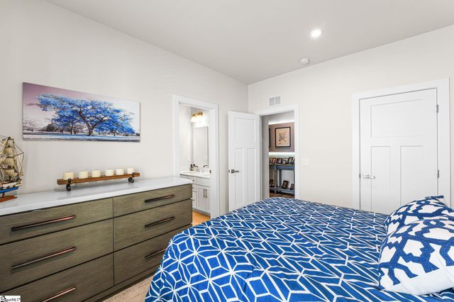 115 Dunroyal Road, Fountain Inn, SC 29644