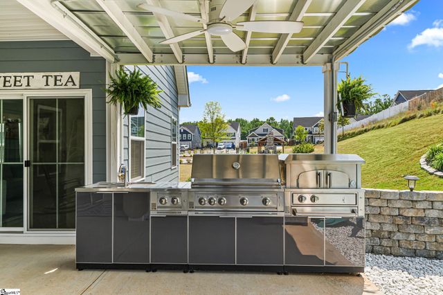 115 Dunroyal Road, Fountain Inn, SC 29644
